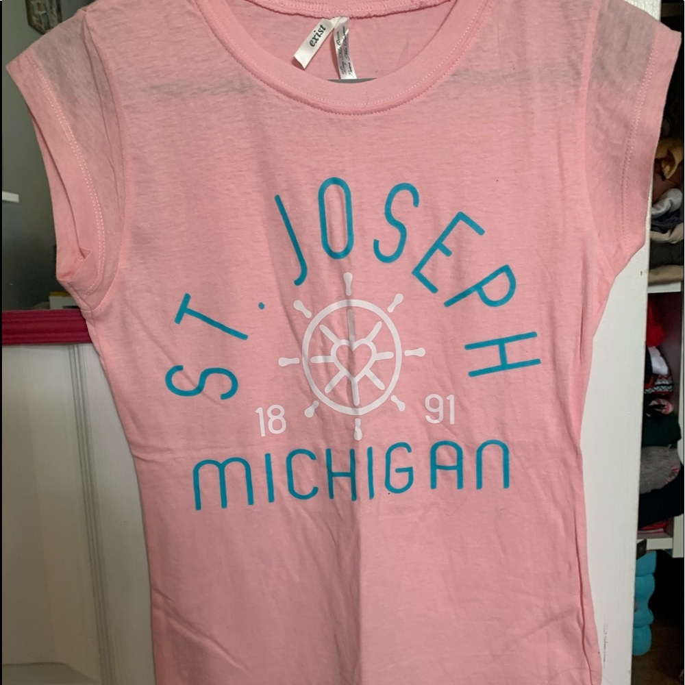 Exist pink graphic tee